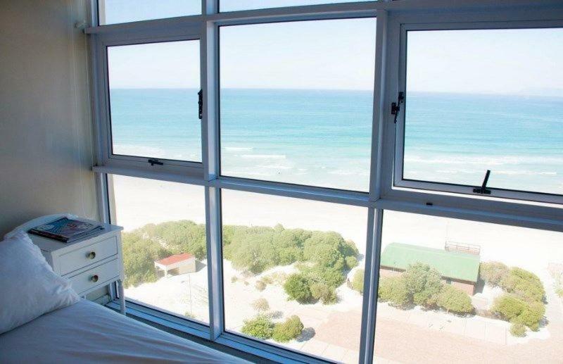 Beachfront Apartment Strand Western Cape Cape Town Bagian luar foto