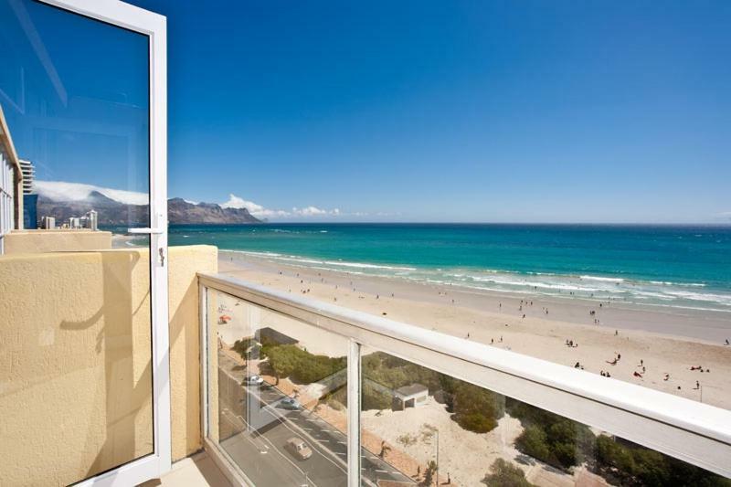 Beachfront Apartment Strand Western Cape Cape Town Bagian luar foto